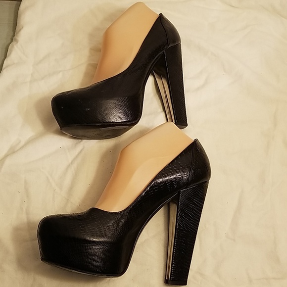 VERSACE BLACK LEATHER PUMPS - Picture 3 of 8
